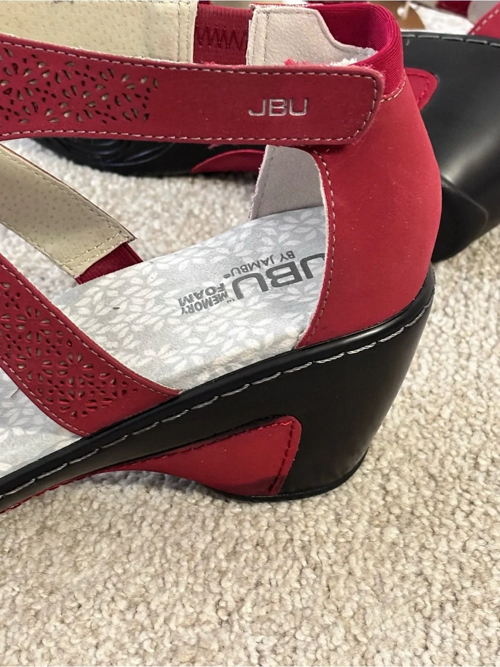 JBU NWT Jambu Bianca Red Wedge Vegan Sandals Size 10M